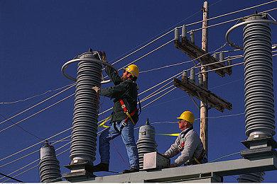 马斯克出价430亿美元收购推特